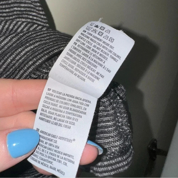 Women’s American Eagle Soft and Sexy Plush V-Neck Striped Short Sleeve Tee SizeS - Picture 9 of 14